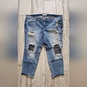 Torrid Distressed Blue Jeans with Fishnet Accents - Like New - 24 Short
